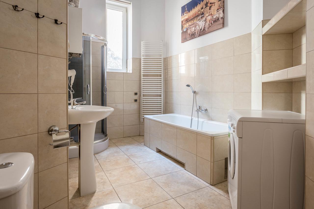 Fragola Budget Apartments & Rooms Krakkó Kültér fotó